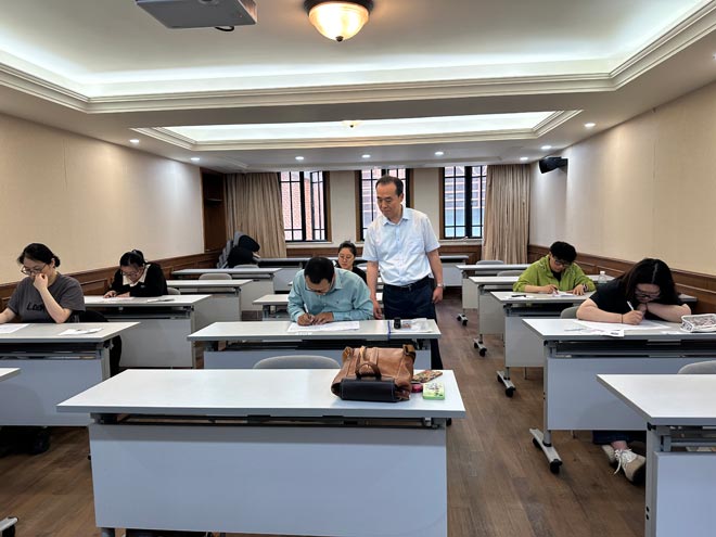 华东神学院举行2024年神学本科招生考试 华东神学院举行2024年神学本科招生考试